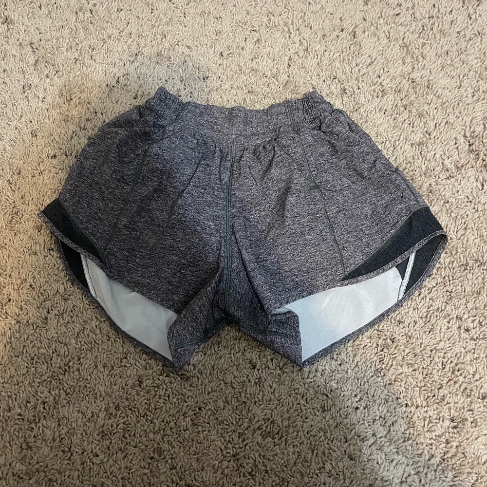 LULULEMON HOTTY HOT SHORT 4” GREY